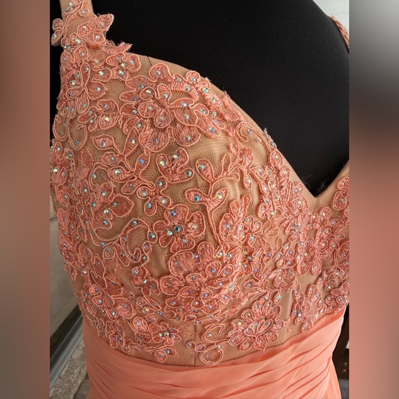 La Femme Apricot Beaded Chiffon Gown Size 6 Lace Bodice V-Neck Formal Prom Dress - Picture 6 of 10
